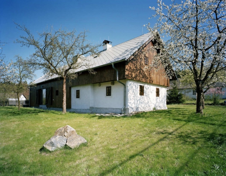 OV-a_cottage_in_tupadly_02